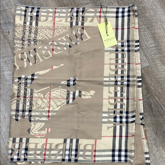 Burberry PQ Beetroot Scarf NWT